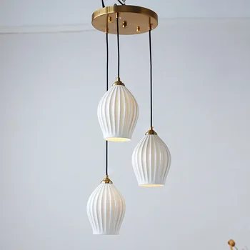  Современный британский стиль Элегантность Ребристые керамические подвесные светильники для обеденного острова Подвесные люстры для гостиной Белый оттенок