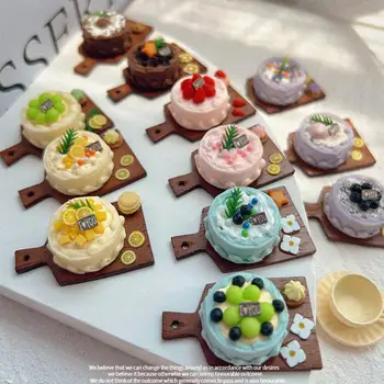 Модель торта кукольного домика с блюдом Вкусный десерт Смола Ремесло Микро Сцена Притворная Игрушка Миниатюрная Поддельная Детская Игрушка Подарок